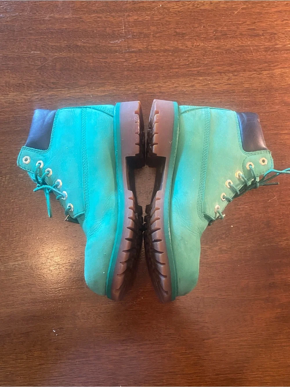 Timberland 6-Inch Premium green Waterproof Boots youth size 2.5